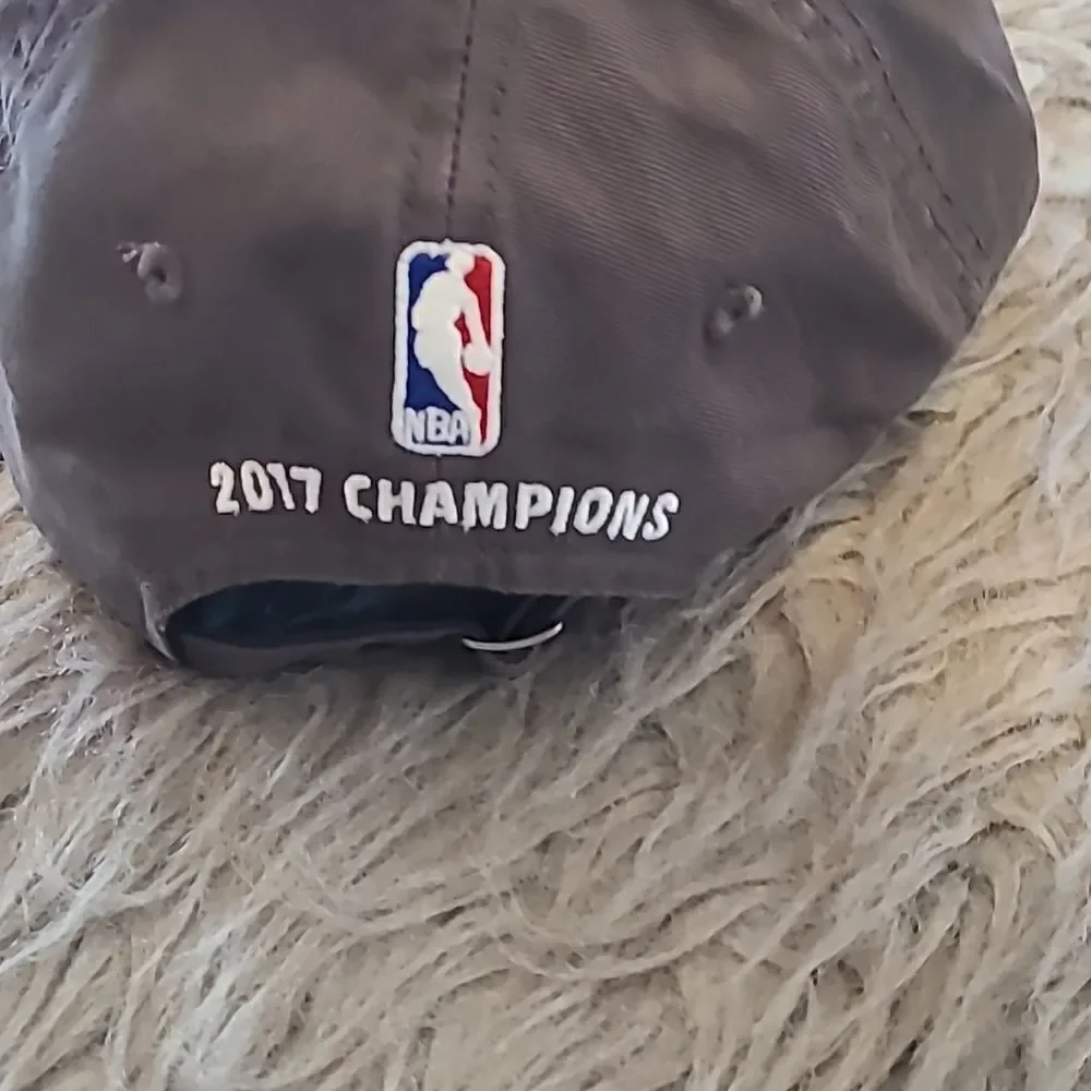 NWOT adidas golden state 2017 champions gray, blue and‎ yellow hat